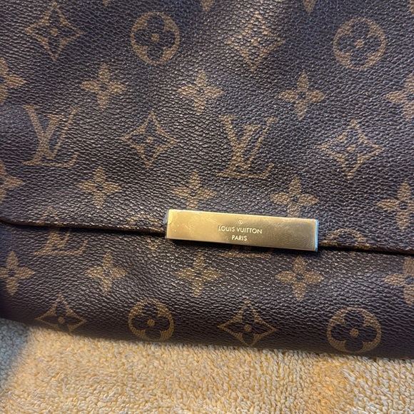 Louis Vuitton • Monogram Favorite MM - Picture 4 of 10